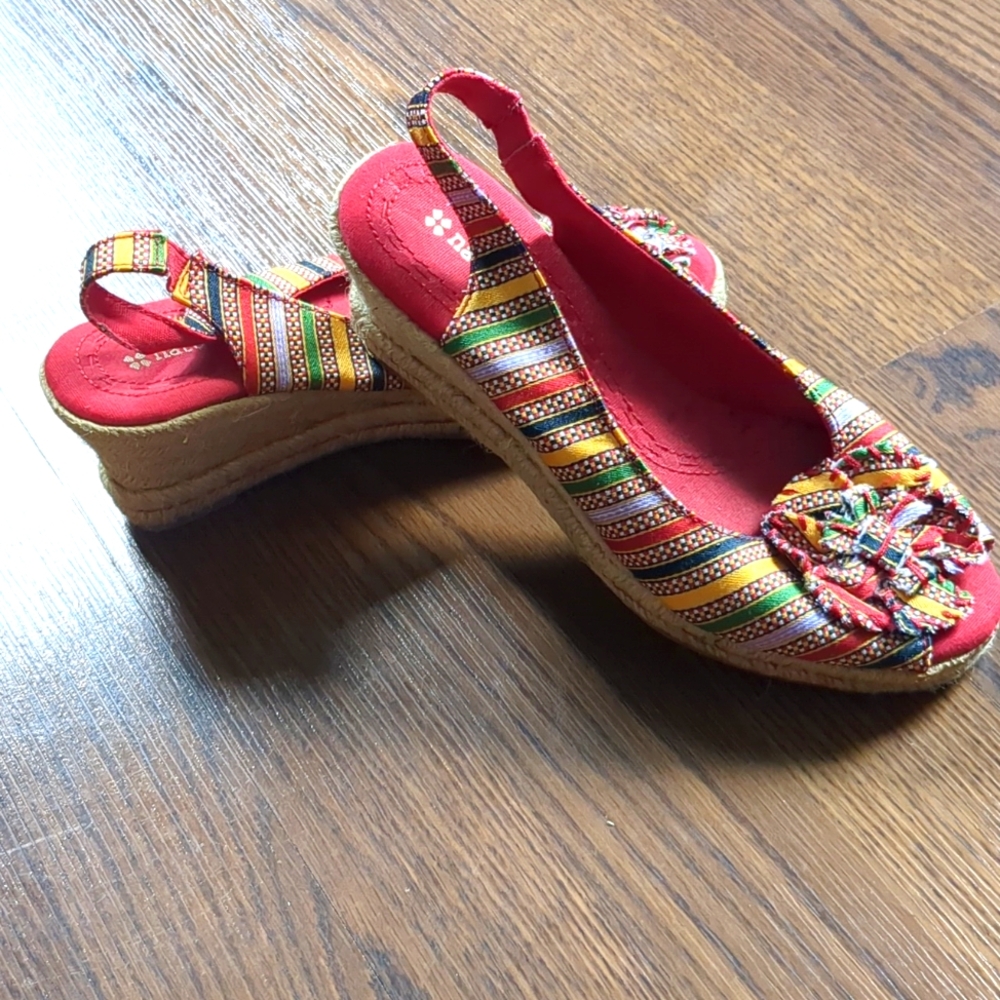 Naturalizer Summer Wedge shoes 6m